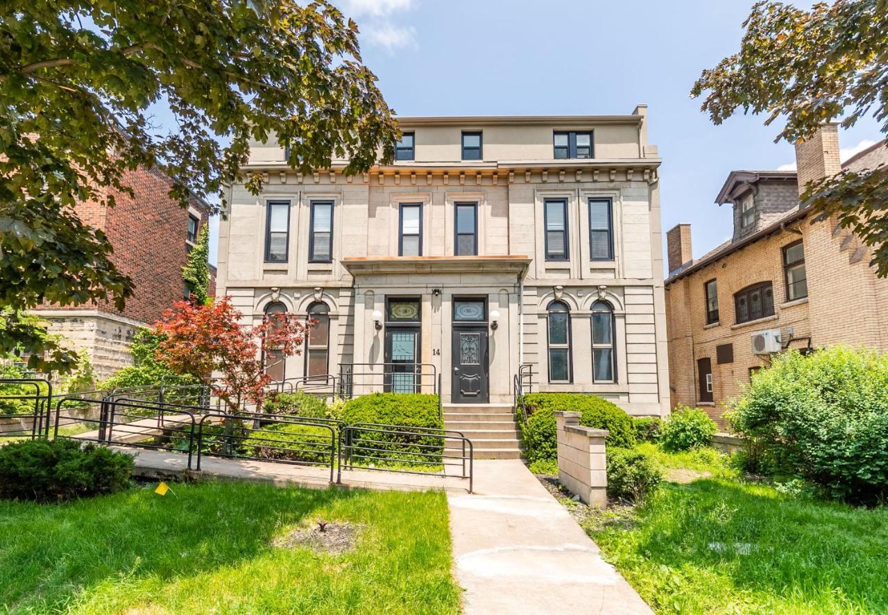 Cozy 1Br Apt - In The Heart Of Dt Hamilton Apartment Exterior photo